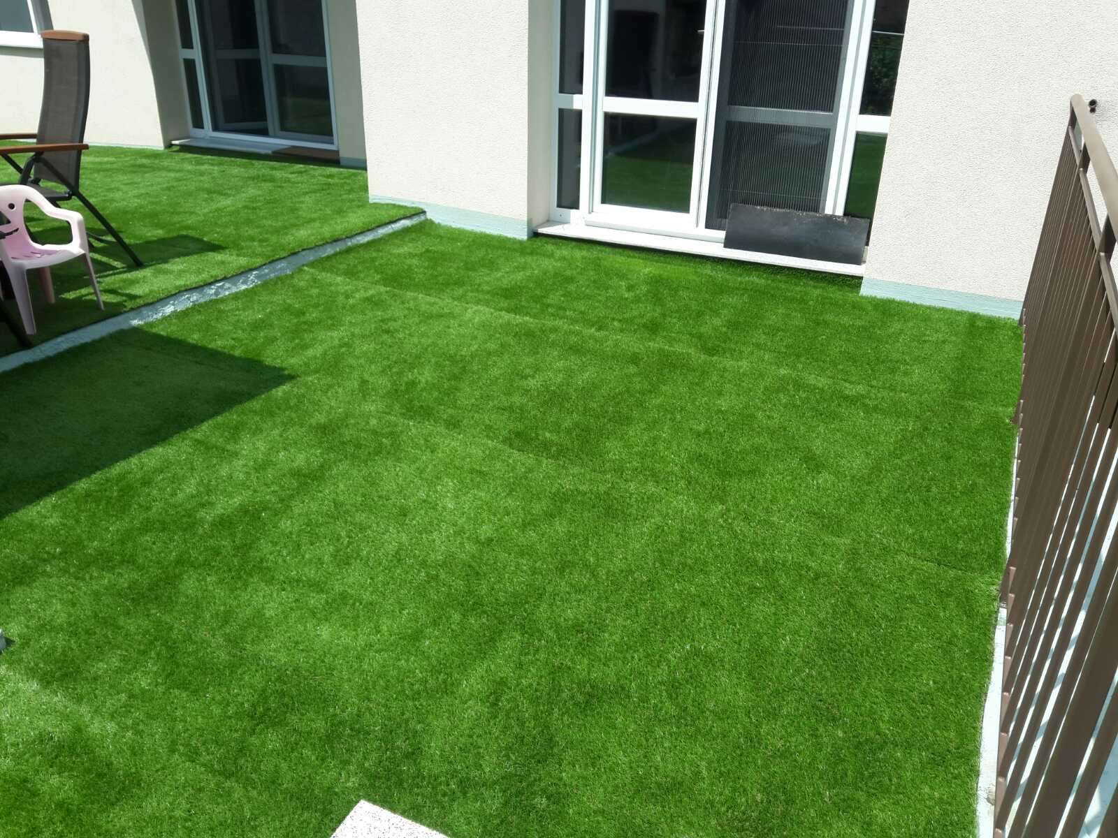 изкуствена трева за двор - качествена