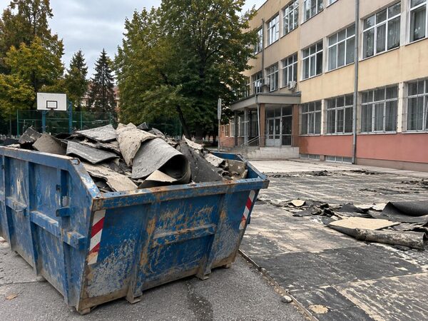 Подмяна на стара подова настилка – какво се случва с отпадъците от ремонта